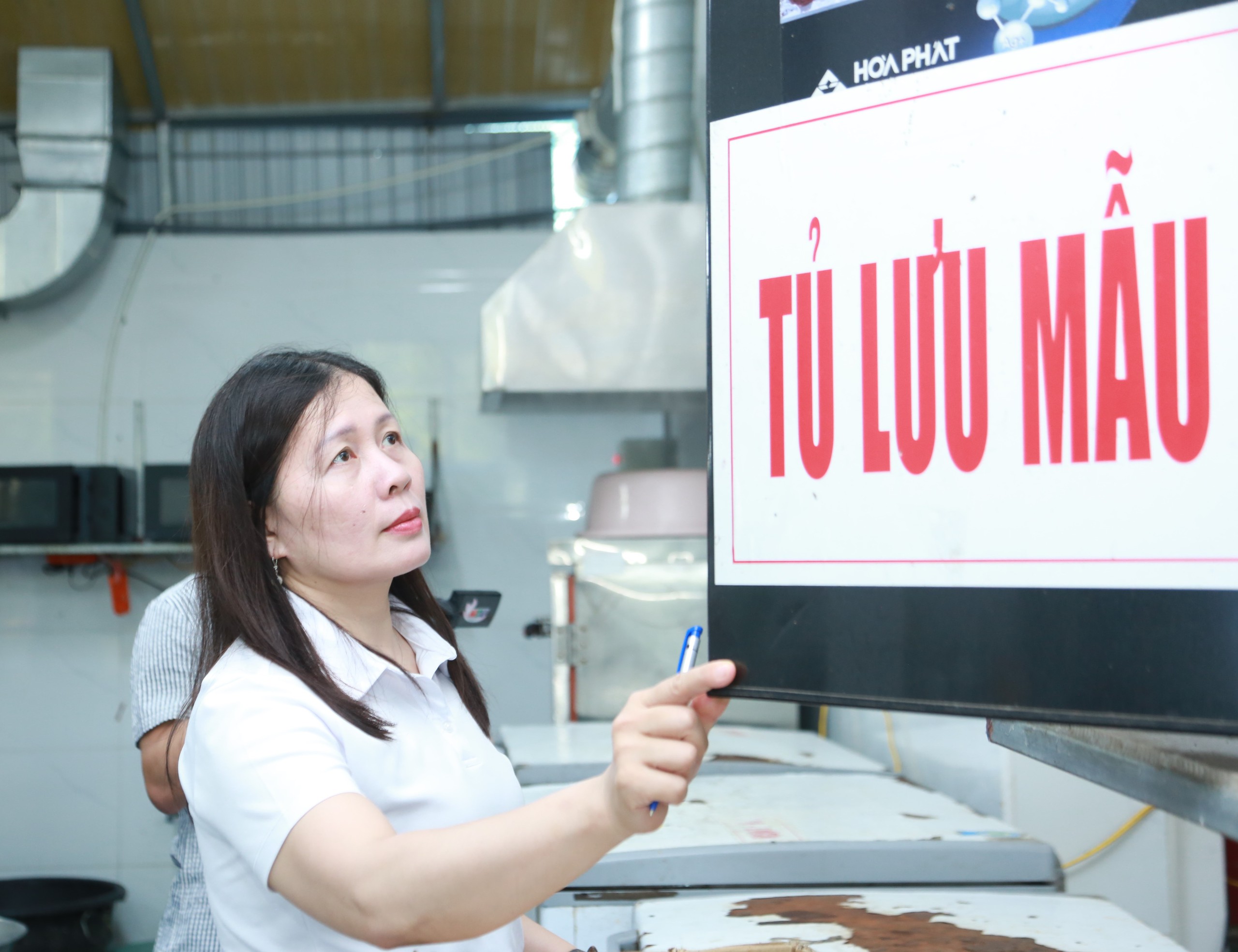 Kiểm tra an toàn thực phẩm tại loạt khách sạn, điểm kinh doanh ở Cửa Lò- Ảnh 8.