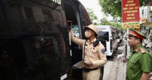 Hà Nội kiểm soát chặt xe hợp đồng, limousine dịp nghỉ lễ 30/4