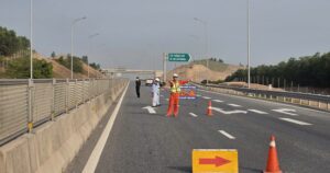 Tạm đóng cửa các đoạn tuyến cao tốc qua Quảng Trị để lắp giá long môn