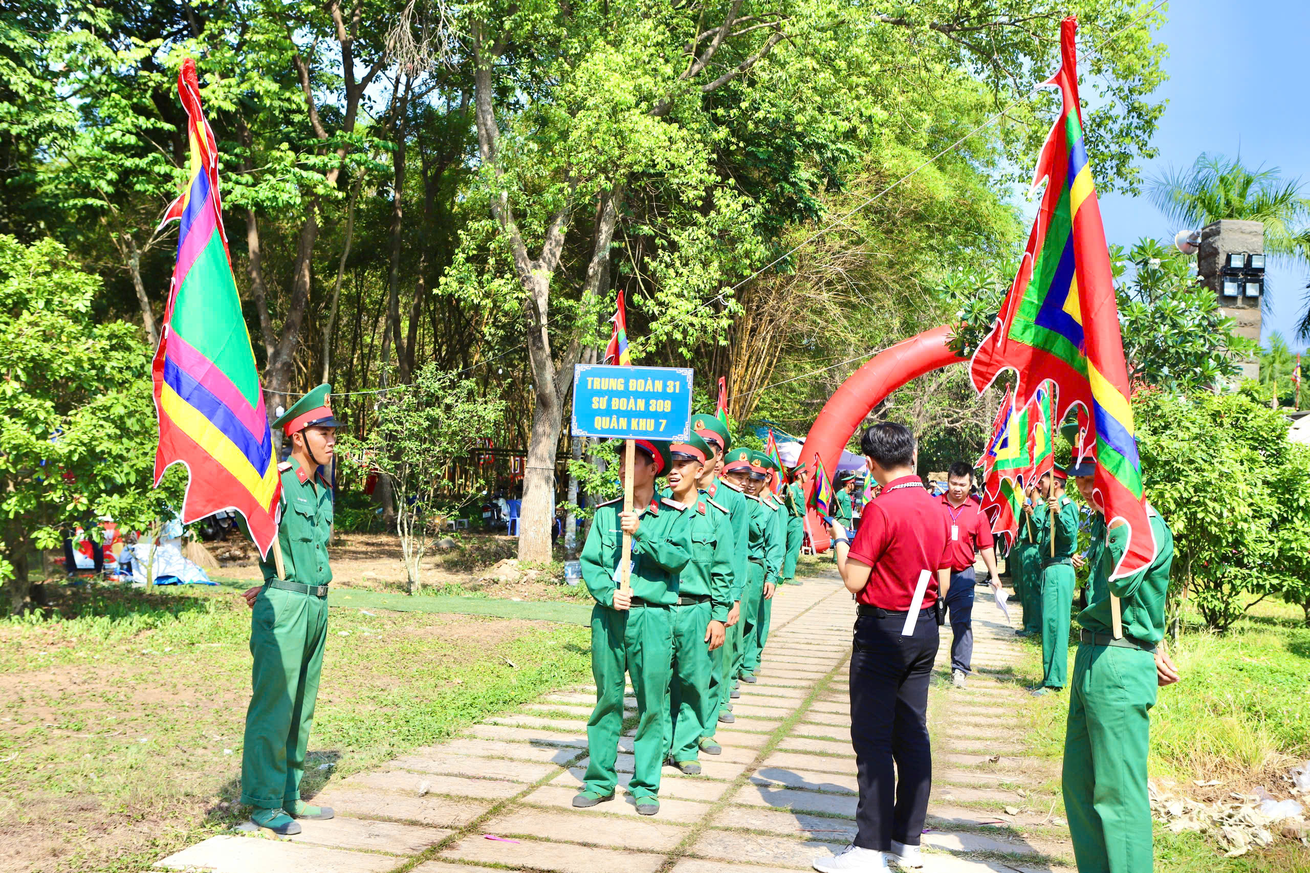 Khai mạc Hội trại truyền thống 'Tự hào nòi giống Tiên Rồng'- Ảnh 2.