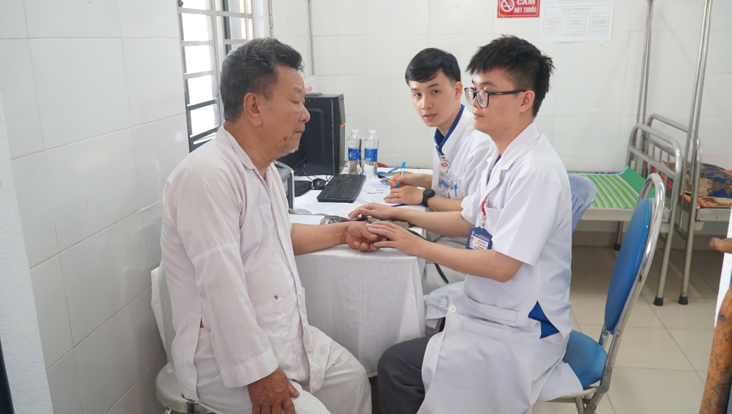 Bộ Y tế: Không được từ chối, chậm trễ cấp cứu người bệnh dịp nghỉ lễ- Ảnh 1.