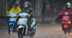 Đề nghị 21 tỉnh thành khẩn trương ứng phó với không khí lạnh, lốc sét và gió mạnh trên biển