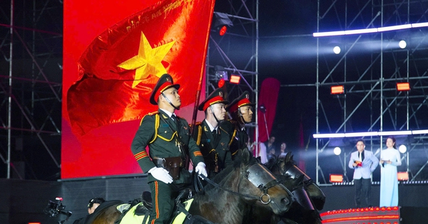 Khoảnh khắc gợi nhớ lễ diễu binh, diễu hành trong ‘Âm vang Tổ quốc’