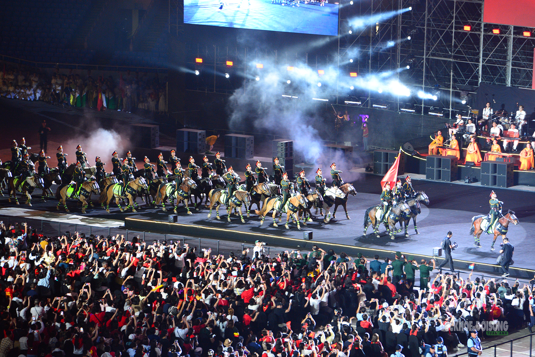 Khoảnh khắc gợi nhớ lễ diễu binh, diễu hành trong 'Âm vang Tổ quốc'- Ảnh 5.