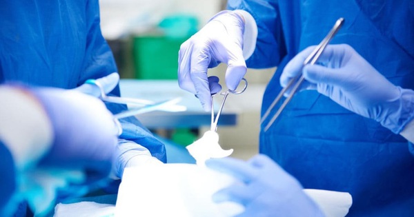 Tật lỗ tiểu đóng thấp ảnh hưởng như thế nào?