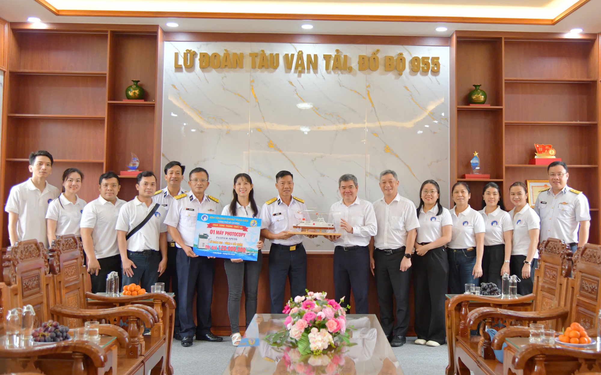 Lữ đoàn 955 thăng quân hàm cho 53 quân nhân, tri ân người có công dịp 30/4- Ảnh 4.