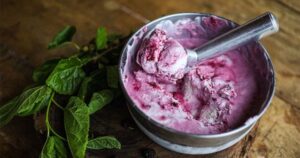 Đánh bay mụn trứng cá từ quả dâu tằm