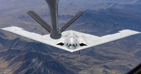 ‘Sát thủ tàng hình’ B-21 Mỹ hoàn thành thử nghiệm tiếp nhiên liệu trên không đầu tiên
