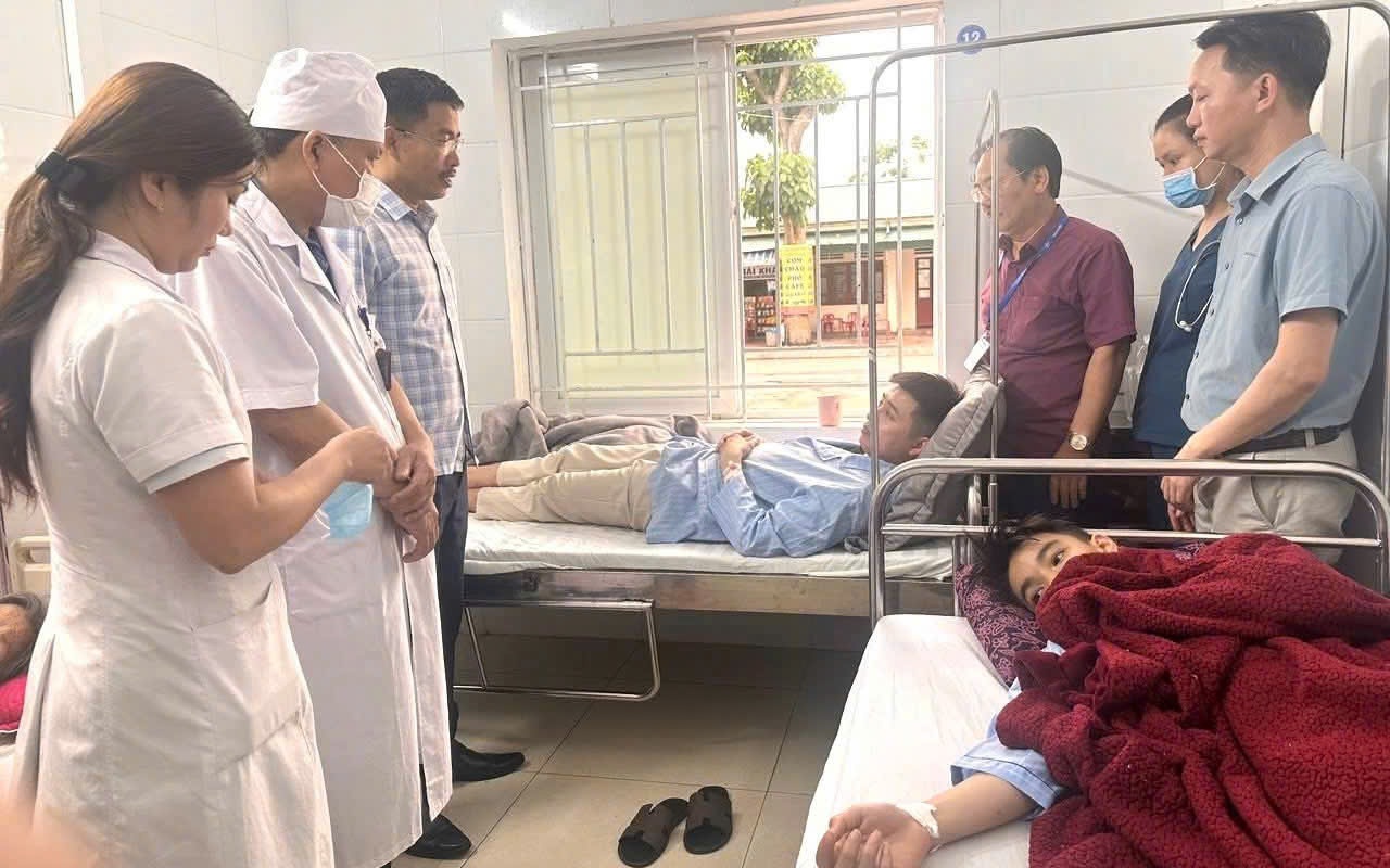 Vụ ngộ độc nghi ăn bánh mì ở Nghệ An: Thêm nhiều người nhập viện- Ảnh 3.