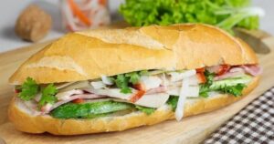 Bộ Y tế đề nghị điều tra, xử lý vụ hơn 20 người nhập viện nghi ngộ độc sau ăn bánh mì tại Nghệ An