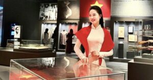 Từ Quảng Ninh ra Hà Nội ‘check-in’ 30/4 để tìm khoảnh khắc tự hào