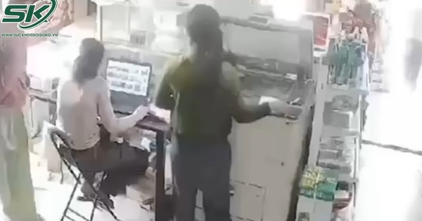 Clip gã đàn ông ‘trần như nhộng’ xông vào tiệm tạp hóa, đánh dã man 1 cô giáo