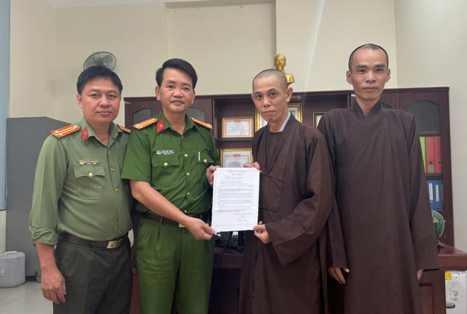 Bắt nhanh đối tượng trộm xe máy trong chùa- Ảnh 2.