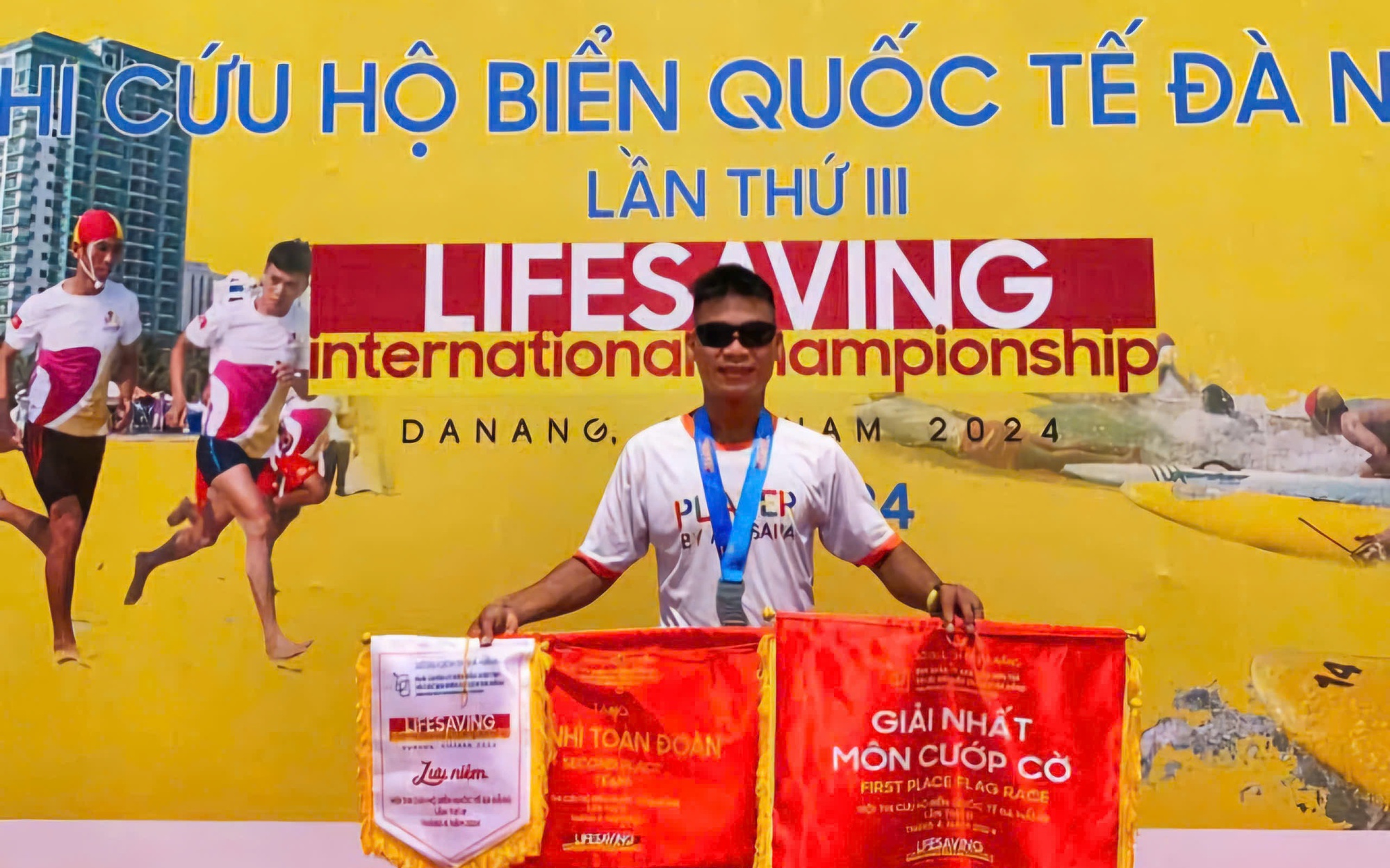 Cố bơi ra sông lấy lại diều đứt dây, bé trai 12 tuổi suýt chết đuối- Ảnh 2.