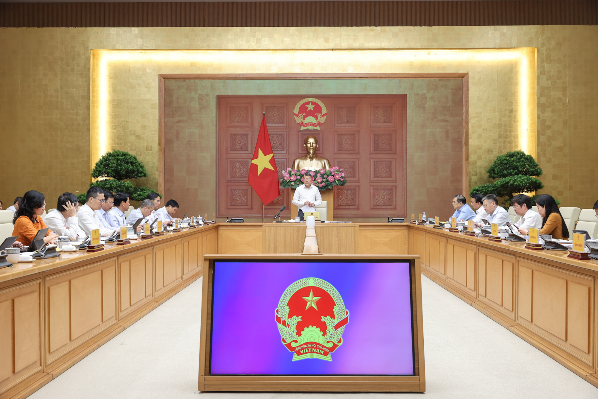 Thủ tướng: Cần hạn chế tối đa tâm lý găm giữ và đầu cơ vàng- Ảnh 1.