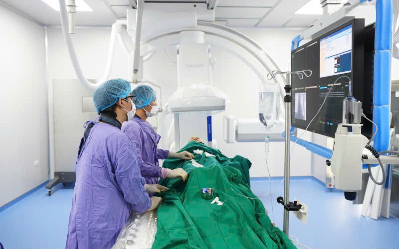 Cứu sống bệnh nhân người nước ngoài nhồi máu cơ tim cấp
- Ảnh 3.