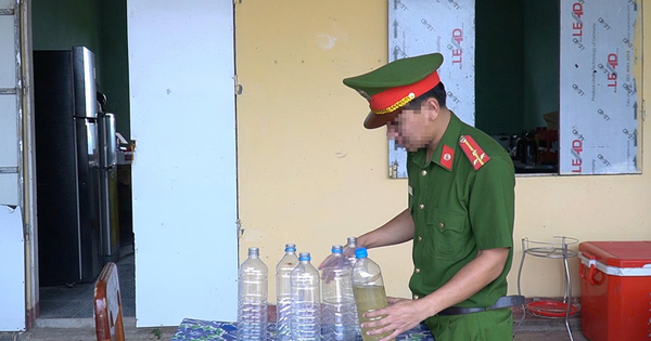 Ngăn chặn trào lưu sử dụng nước ‘nậm thoong’ của thanh niên xã biên giới Quảng Trị