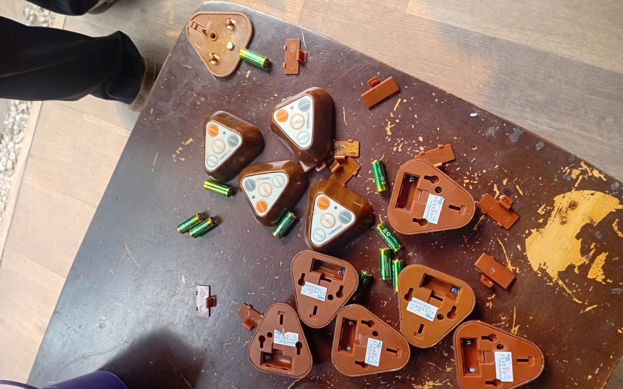 Cục Tần số vô tuyến điện nói gì về vụ nút bấm gọi đồ quán cà phê ở Hà Nội gây tê liệt chìa khóa thông minh