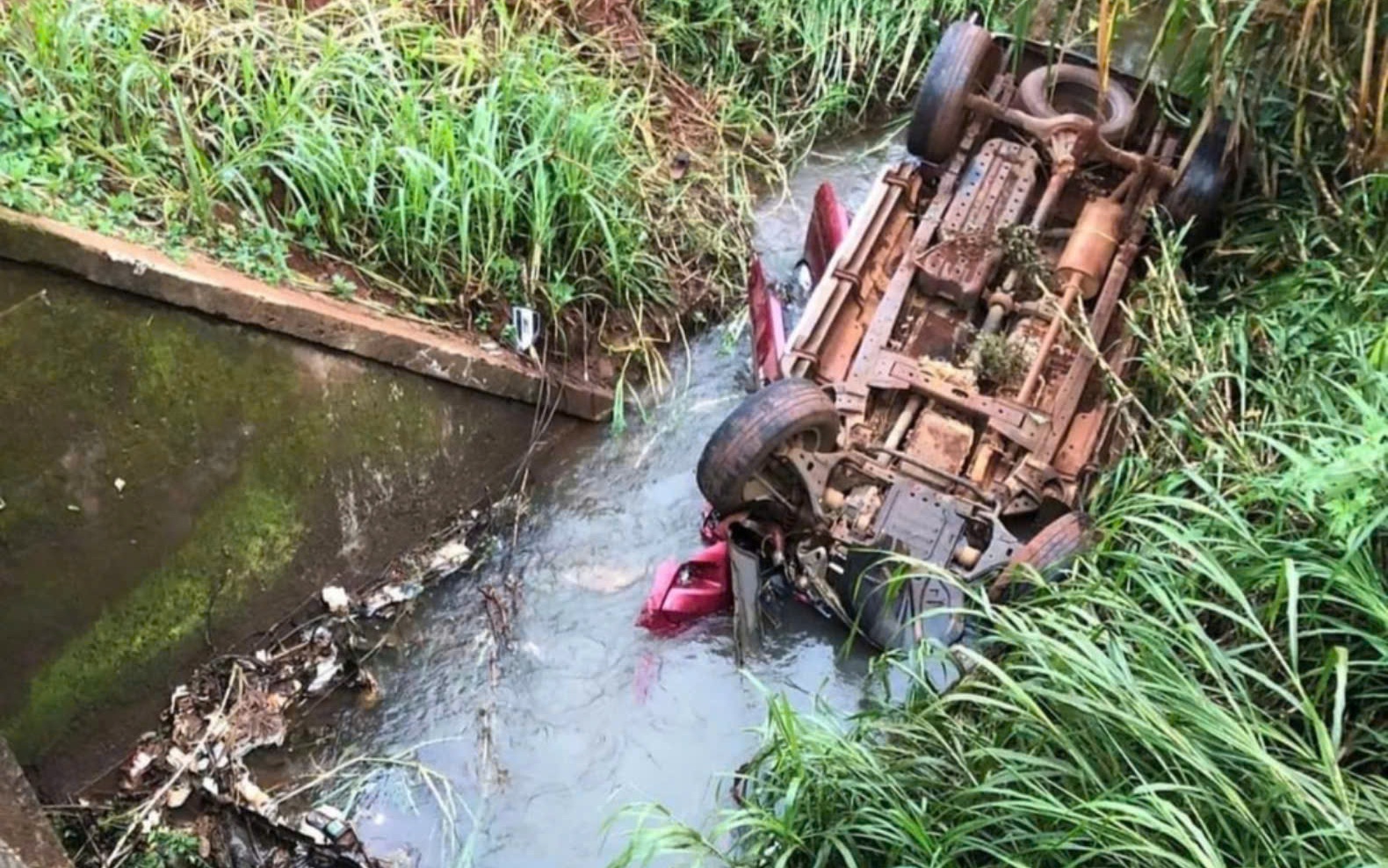 Danh tính 5 người thương vong do xe ô tô lao xuống mương nước