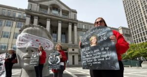 Cái kết ‘sốc’ cho thủ phạm gây ra thảm họa thuốc giảm đau khiến gần 1 triệu người Mỹ tử vong