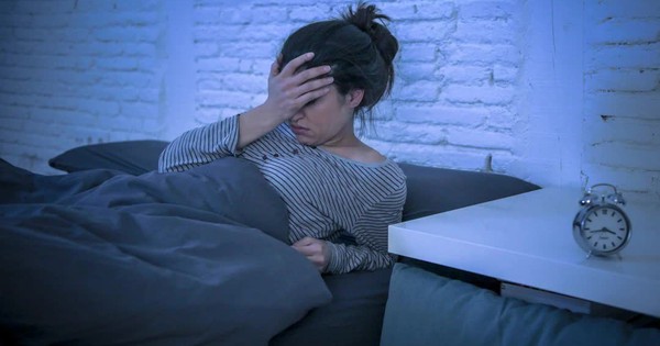 Nửa đêm tỉnh giấc vã mồ hôi, tim đập thình thịch, cẩn trọng thận hư