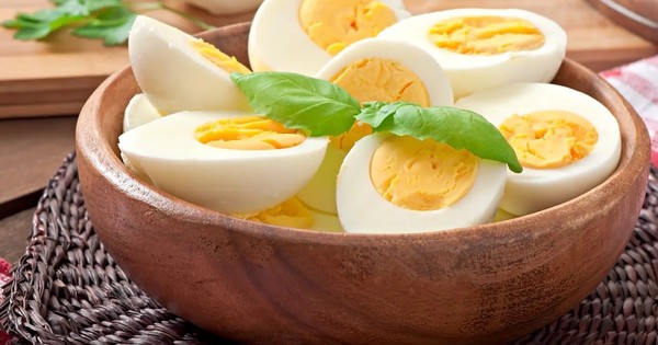 Trứng gà – vị thuốc quen thuộc trong bếp, dùng thế nào tốt nhất cho sức khỏe?
