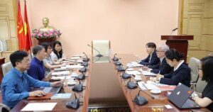 Thứ trưởng Bộ Y tế Trần Văn Thuấn tiếp, làm việc với Chuyên gia cố vấn chính sách của JICA