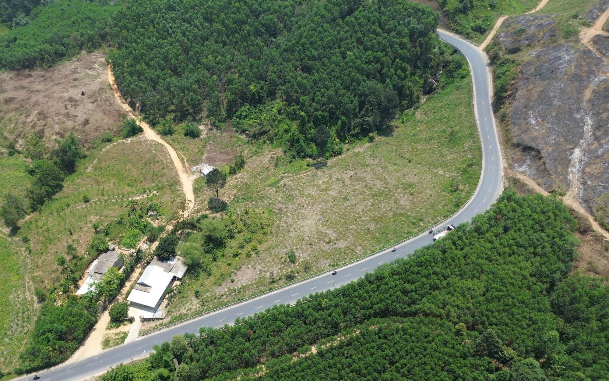 Huế sẽ cấm xe tải từ 3,5 tấn vào trung tâm, nội đô giờ cao điểm- Ảnh 2.