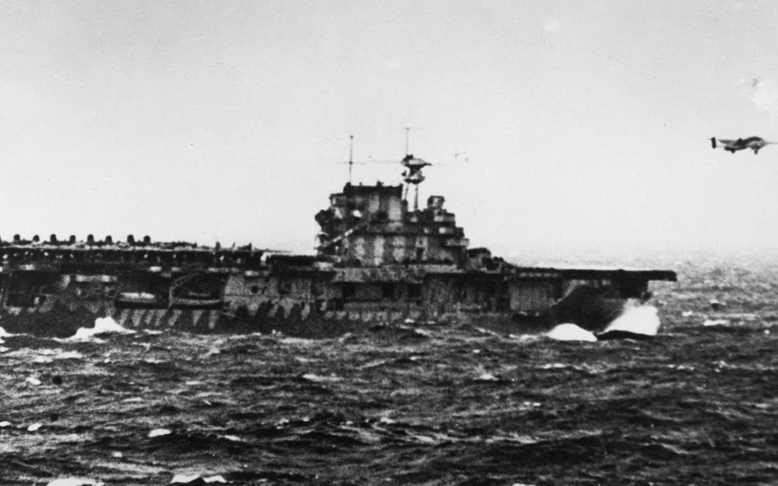"Tàu sân bay tệ nhất" từng được chế tạo của Mỹ