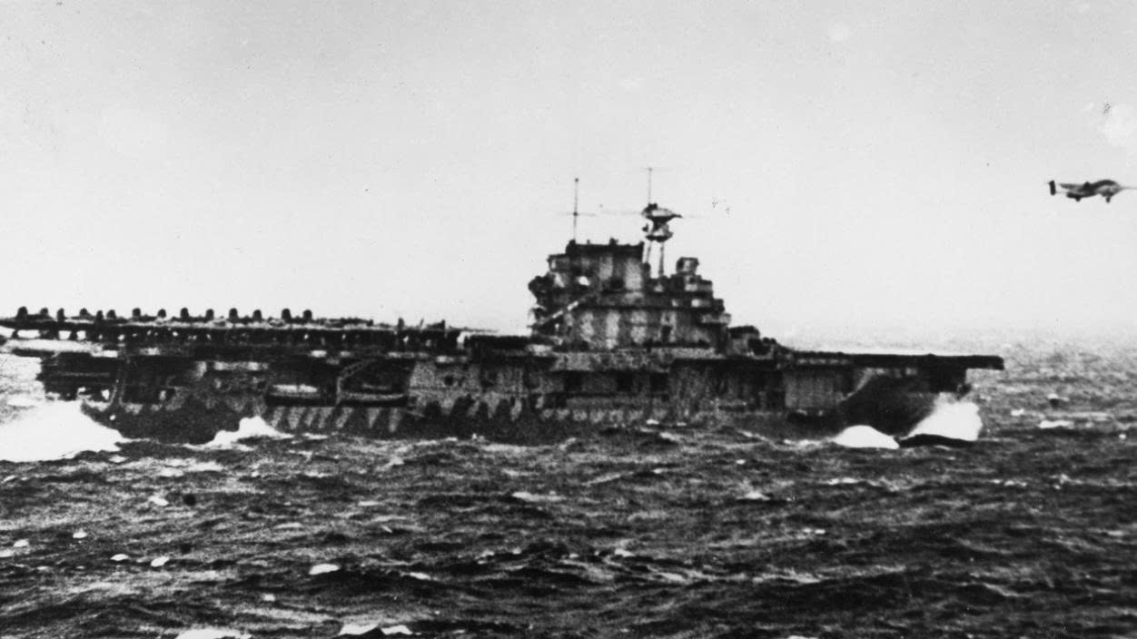 'Tàu sân bay tệ nhất' từng được chế tạo của Mỹ- Ảnh 1.