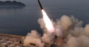 Triều Tiên thử nghiệm 5 tên lửa đạn đạo Hwasong-11 mang đầu đạn chùm