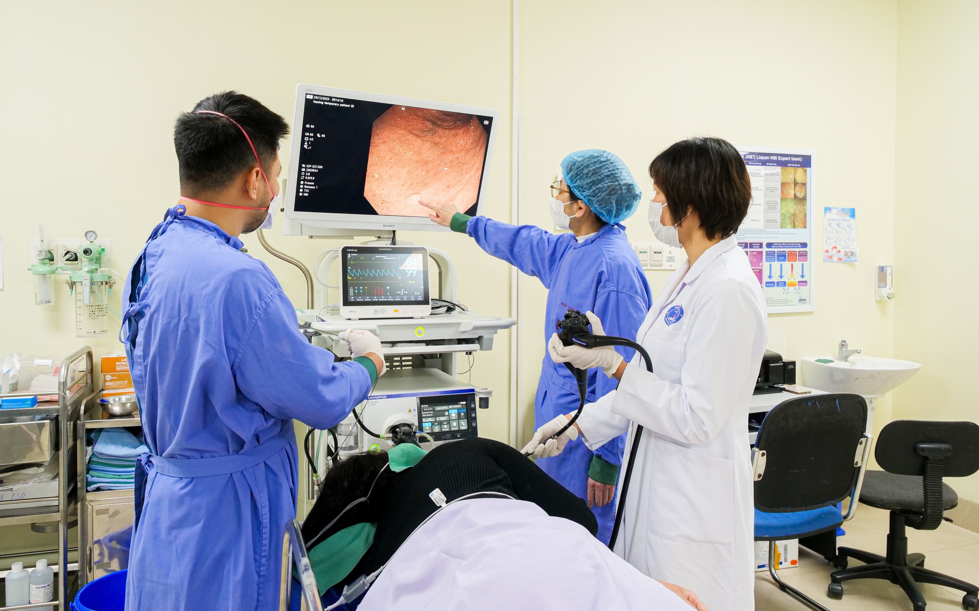 Sinh thiết đích qua tầng sinh môn, bệnh nhân ung thư tiền liệt tuyến được can thiệp kịp thời, điều trị ổn định- Ảnh 2.