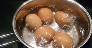 Nên luộc trứng bao lâu để giữ trọn dinh dưỡng? Lời khuyên từ chuyên gia