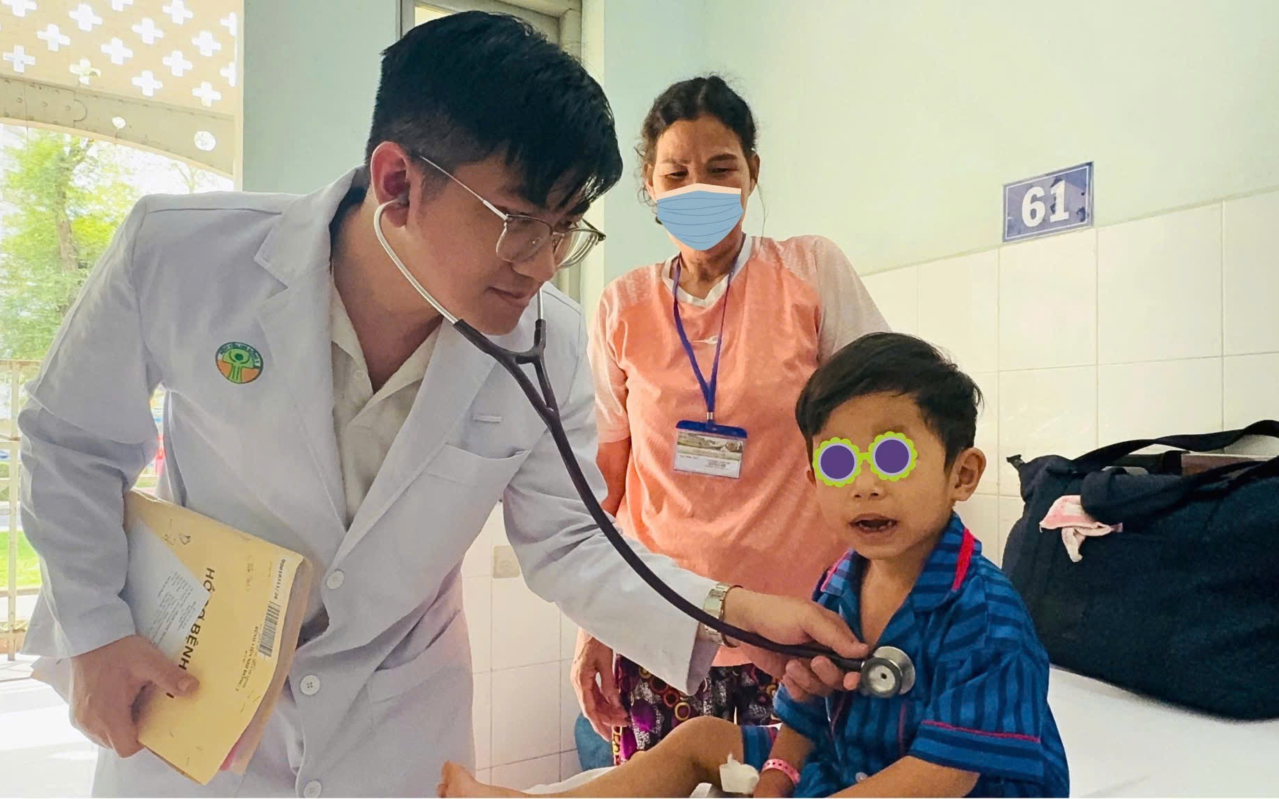 Ngày Sức khỏe toàn dân: 100 bệnh nhân khó khăn ở TPHCM được mổ mắt miễn phí- Ảnh 4.