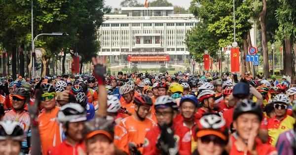 TPHCM tổ chức diễu hành xe đạp phong trào dịp 30/4