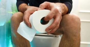 Hậu quả khôn lường từ việc nhịn đại tiện quá lâu