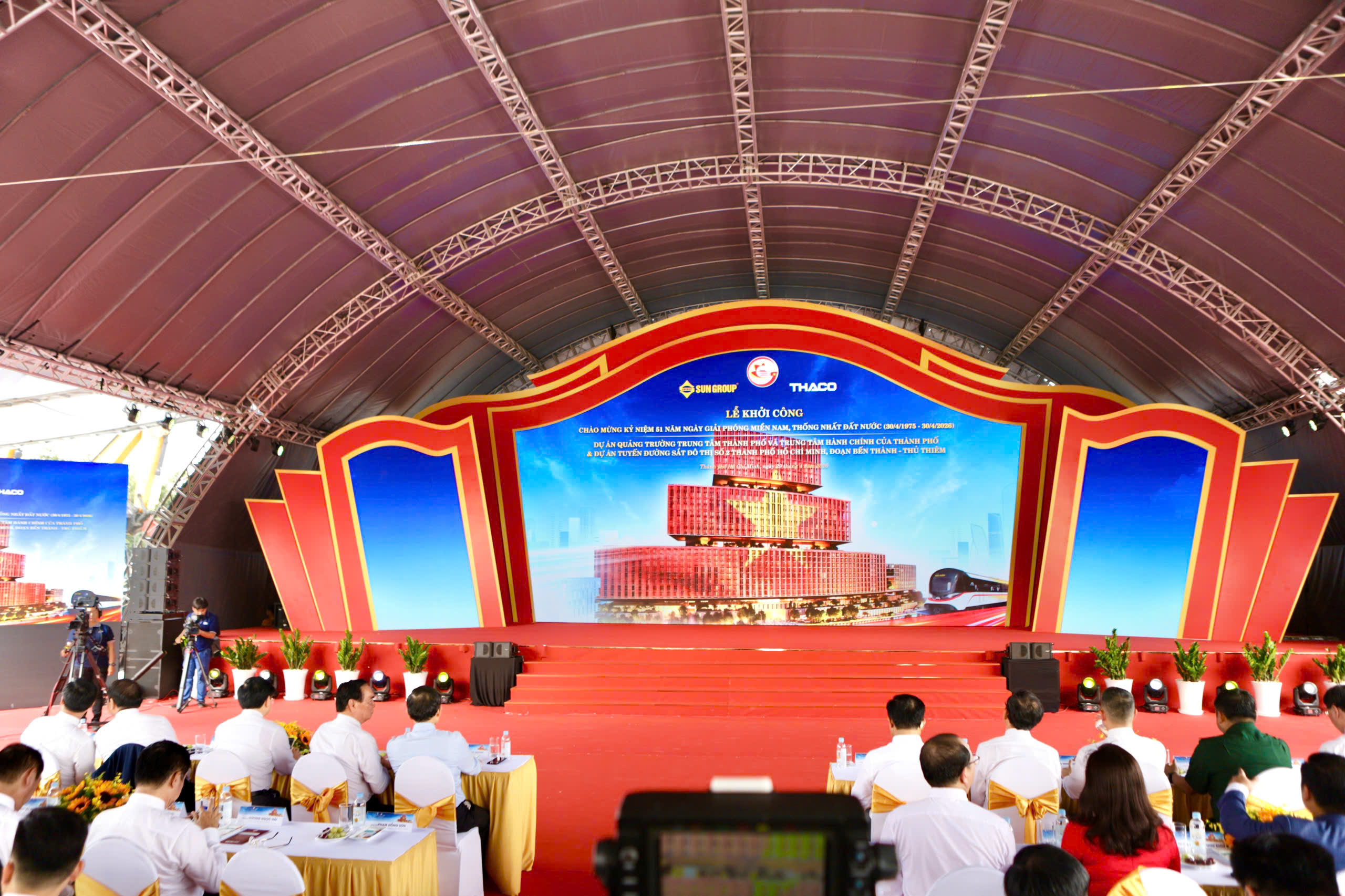 TPHCM khởi công loạt ‘siêu dự án’, lãnh đạo cam kết tháo gỡ đến cùng vướng mắc cho doanh nghiệp- Ảnh 4.