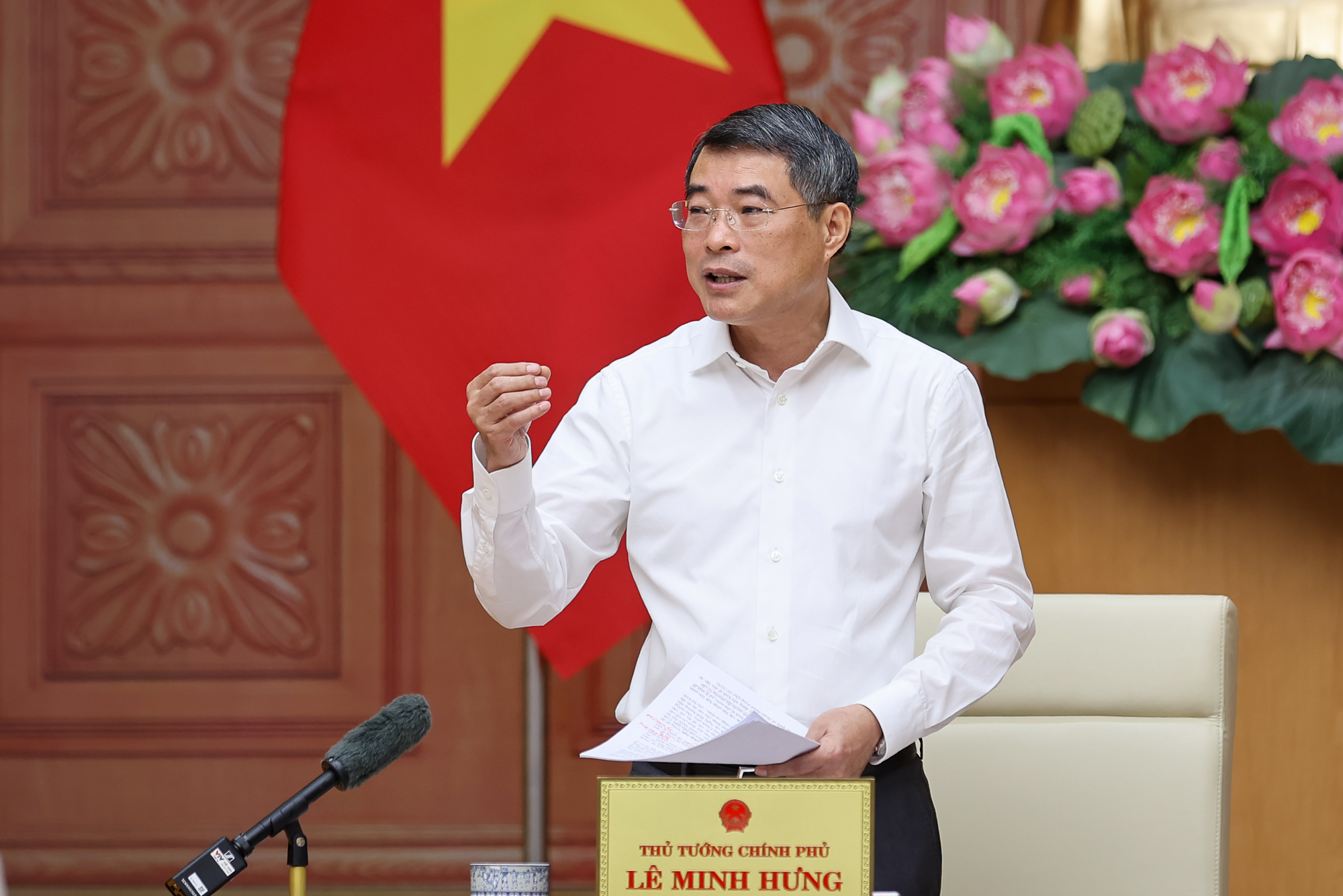 Thủ tướng: Cần hạn chế tối đa tâm lý găm giữ và đầu cơ vàng- Ảnh 2.