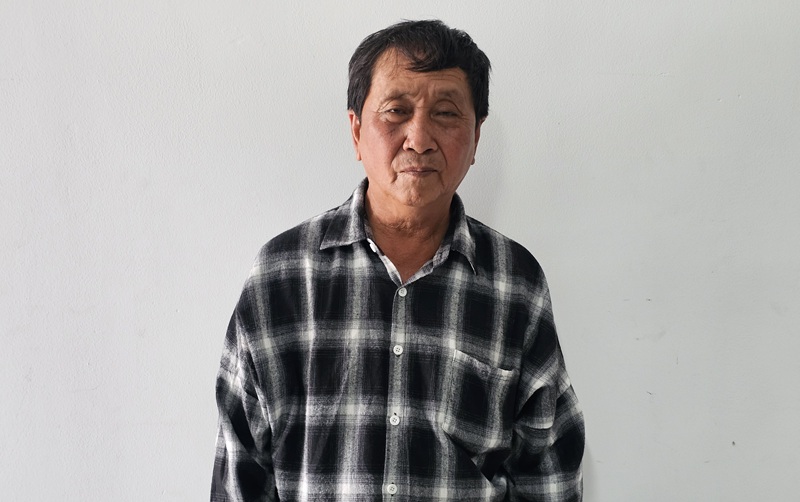 Dùng dao lam chỉnh số 8 thành số 3, người đàn ông 58 tuổi lừa 2 người bán vé số- Ảnh 1.