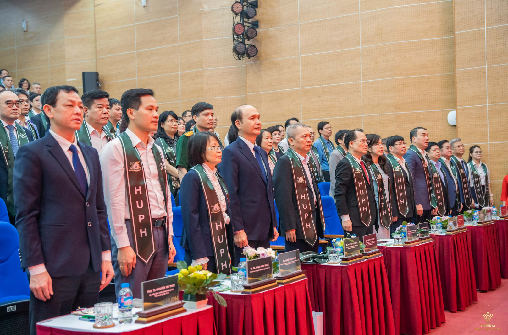 Trường Đại học Y tế công cộng là nòng cốt trong chiến lược chuyển dịch y tế dự phòng- Ảnh 2.