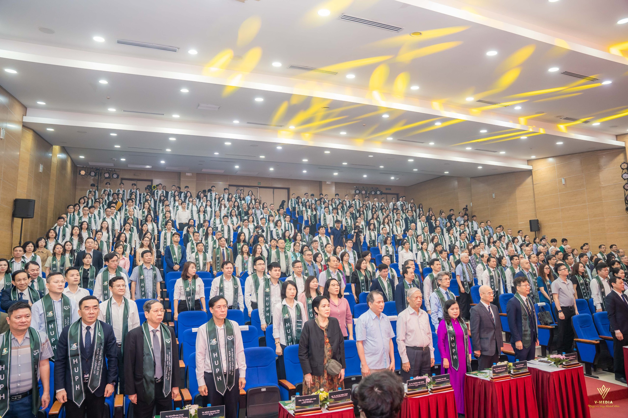 Trường Đại học Y tế công cộng là nòng cốt trong chiến lược chuyển dịch y tế dự phòng- Ảnh 1.