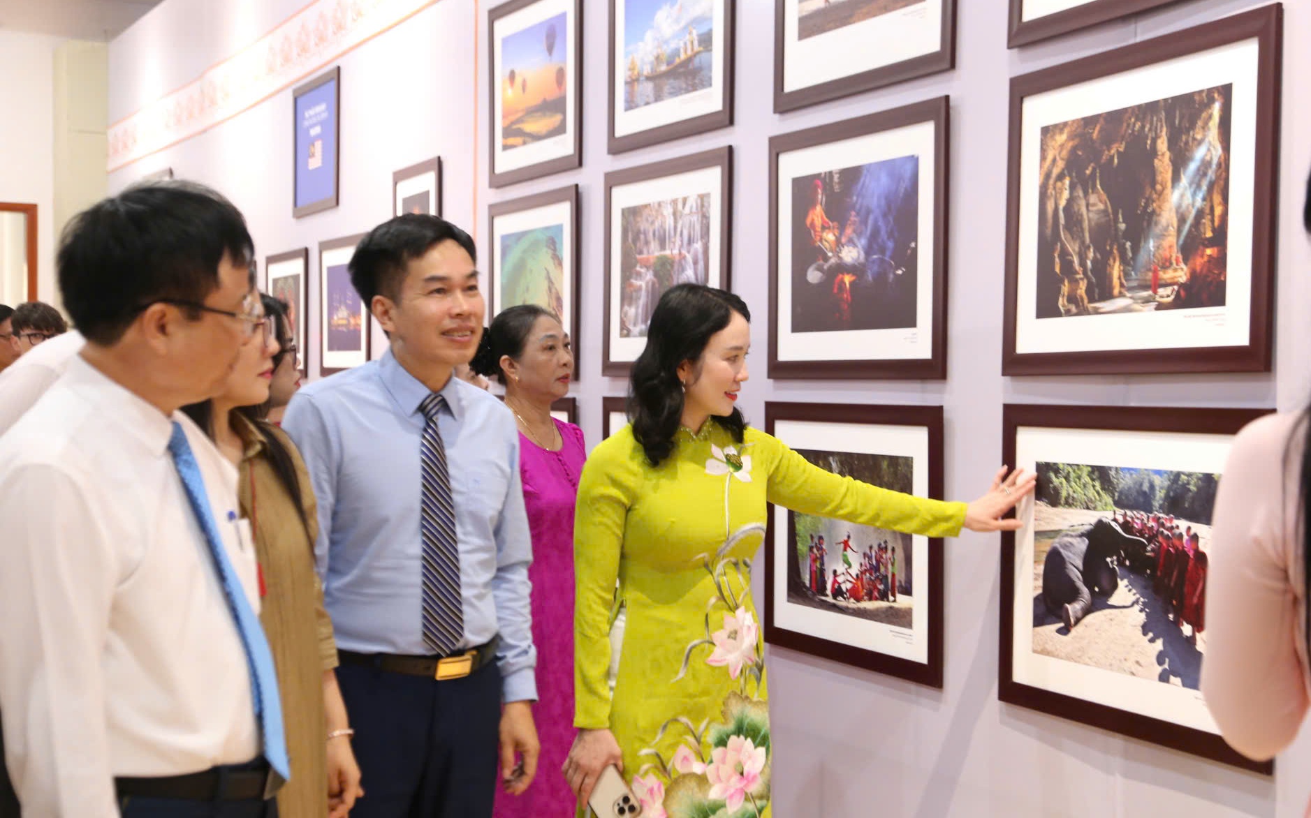 Triển lãm ảnh 'Đất nước, con người ASEAN': Lan tỏa tinh thần đoàn kết, hữu nghị trong cộng đồng ASEAN