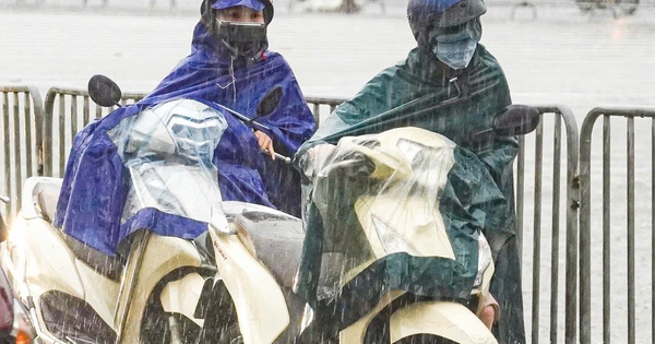 Miền Bắc mưa dông, cảnh báo lốc sét do không khí lạnh