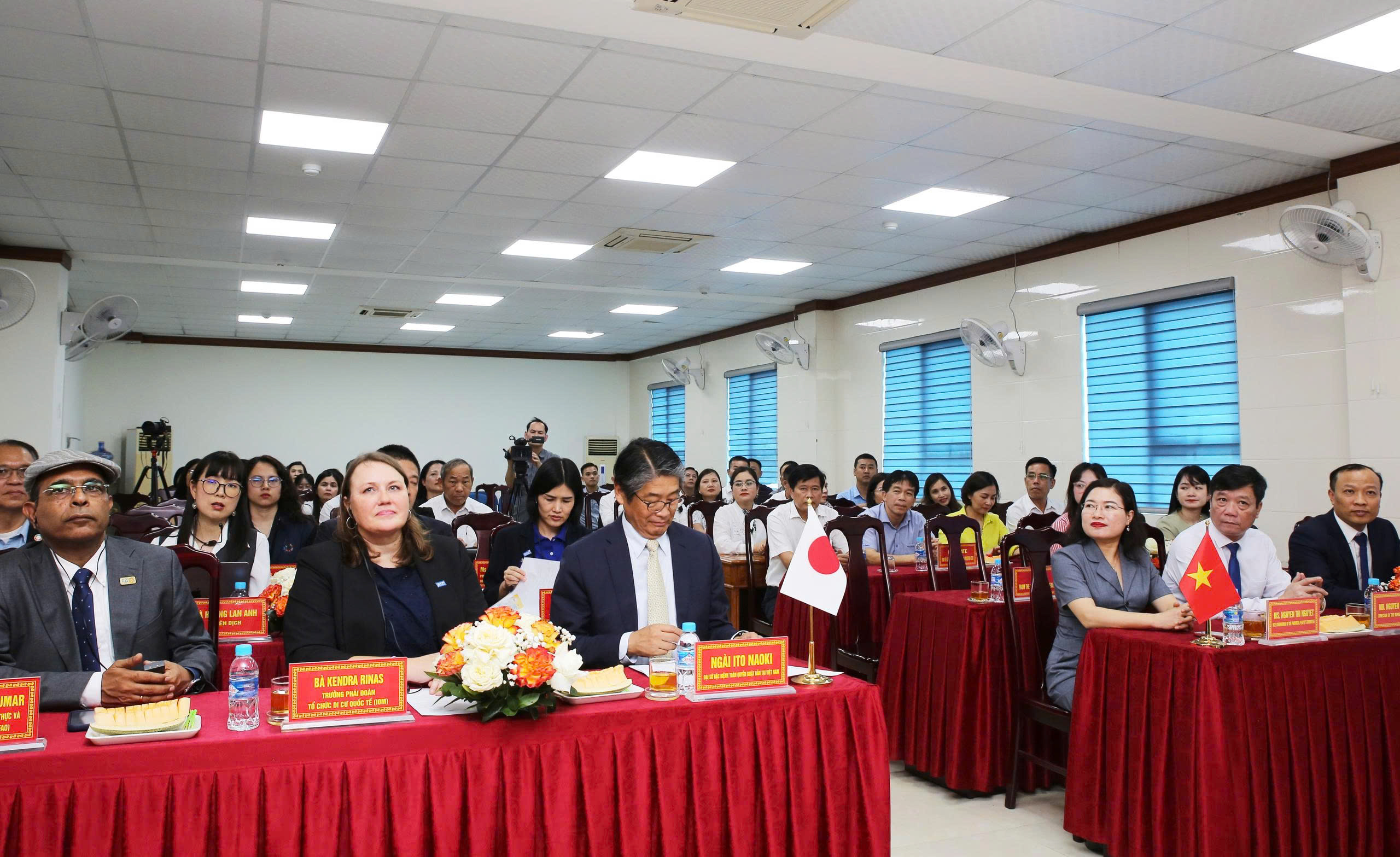 Hà Tĩnh tiếp nhận nguồn viện trợ y tế 2,28 tỷ đồng- Ảnh 1.