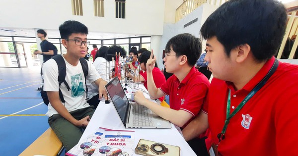 Tuyển sinh Y Dược 2026: Siết chặt đầu vào, mở rộng tổ hợp