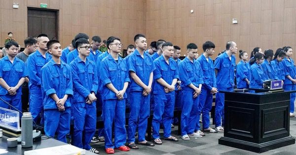 Cựu Phó chủ tịch phường ‘bay lắc’ xuyên đêm trong nhà nghỉ với nhân viên nữ bị đề nghị 6,5 năm tù