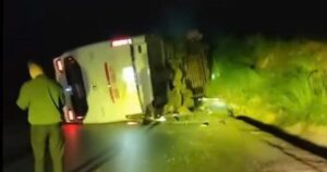 Nguyên nhân xe khách lao vào thành cống trong đêm ở Lào Cai