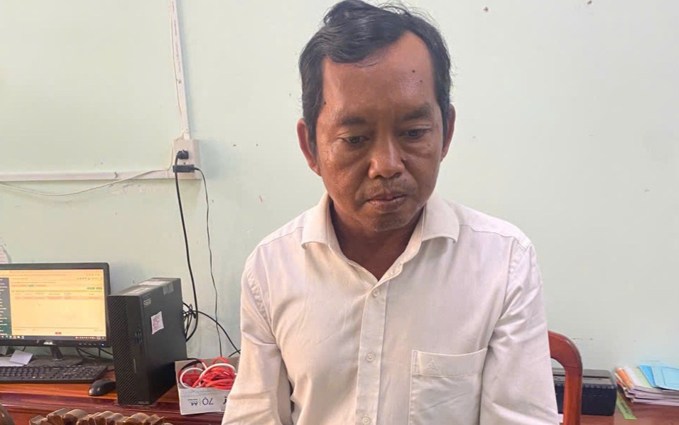 Xe đầu kéo rẽ trái, 2 người đi xe máy tử vong sau cú tông mạnh- Ảnh 2.