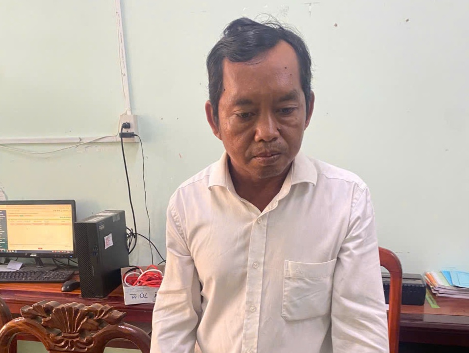 Khởi tố Sêng Sôryê dùng dao chém người do ghen tuông- Ảnh 1.