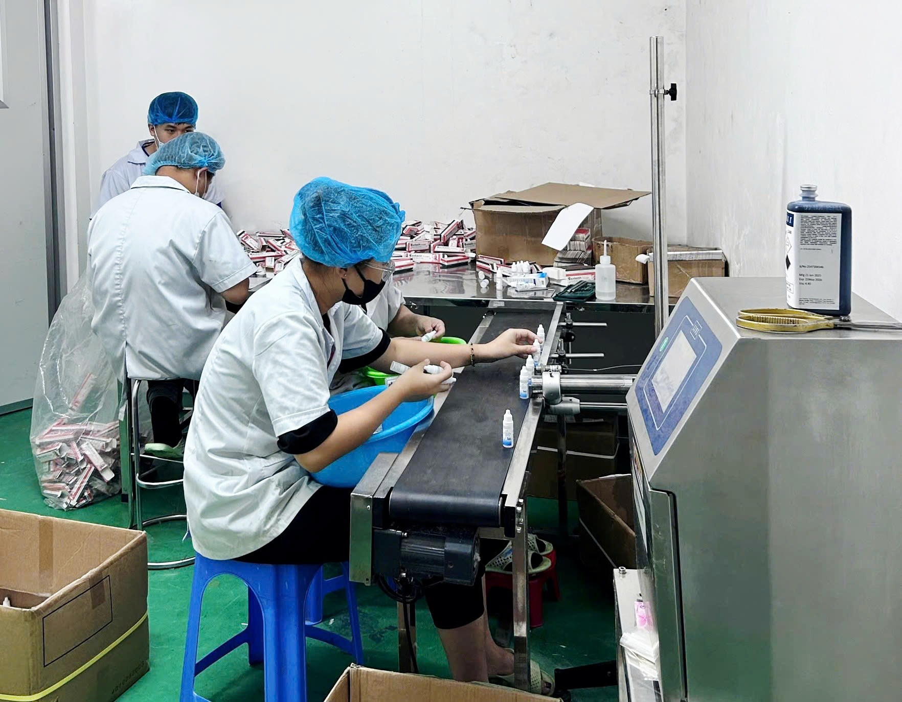 Công an Hải Phòng triệt phá cơ sở sản xuất hàng giả số lượng lớn- Ảnh 1.